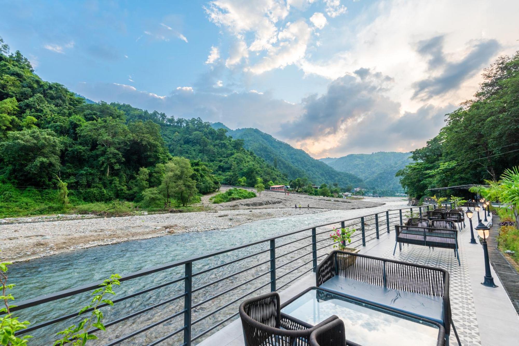 Dls Divine River Resort And Spa, Rishīkesh Dış mekan fotoğraf