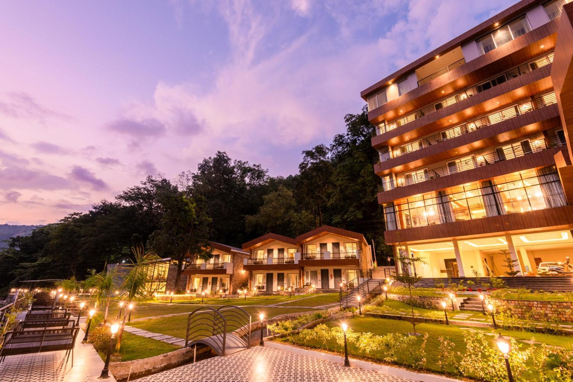Dls Divine River Resort And Spa, Rishīkesh Dış mekan fotoğraf
