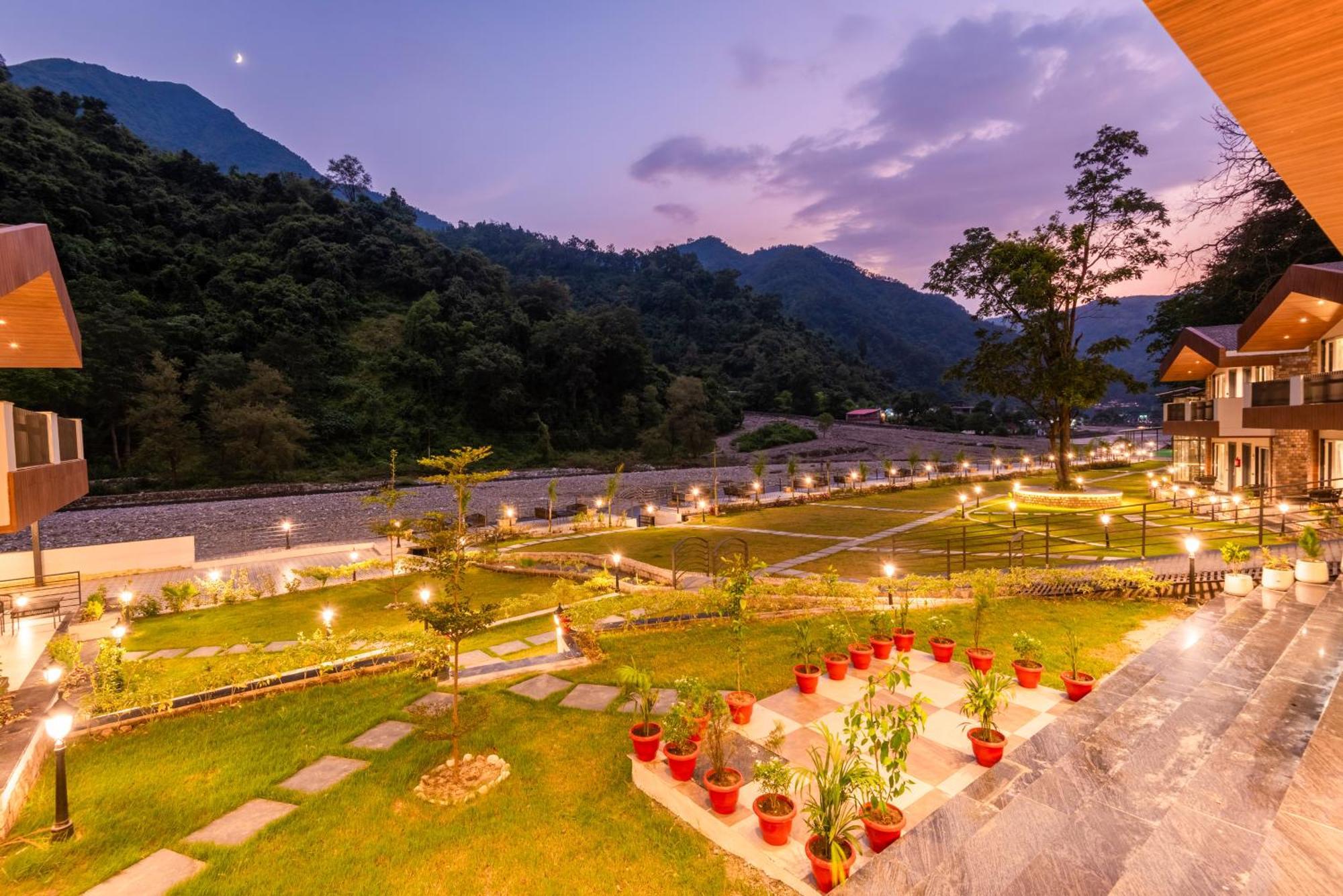 Dls Divine River Resort And Spa, Rishīkesh Dış mekan fotoğraf