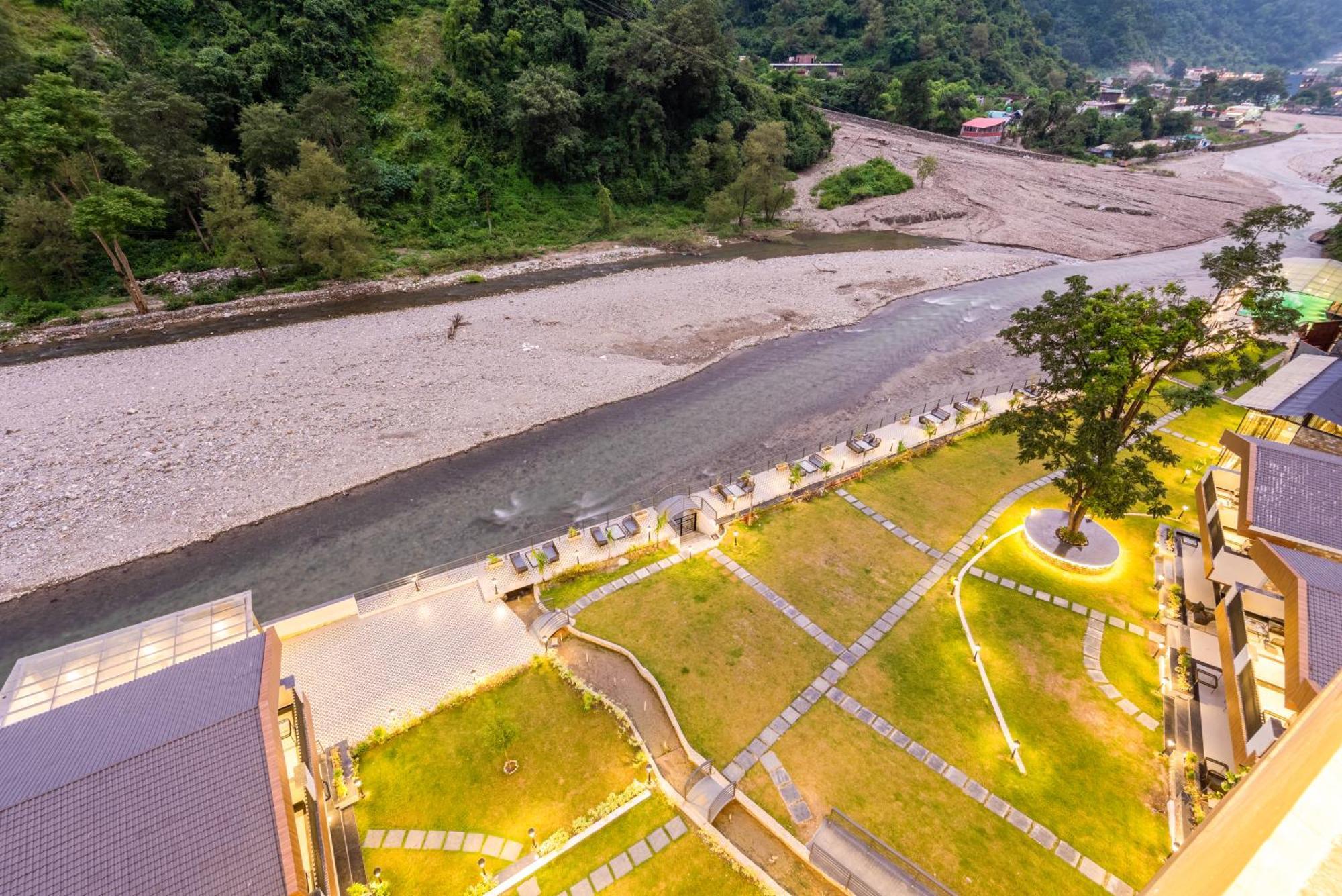 Dls Divine River Resort And Spa, Rishīkesh Dış mekan fotoğraf