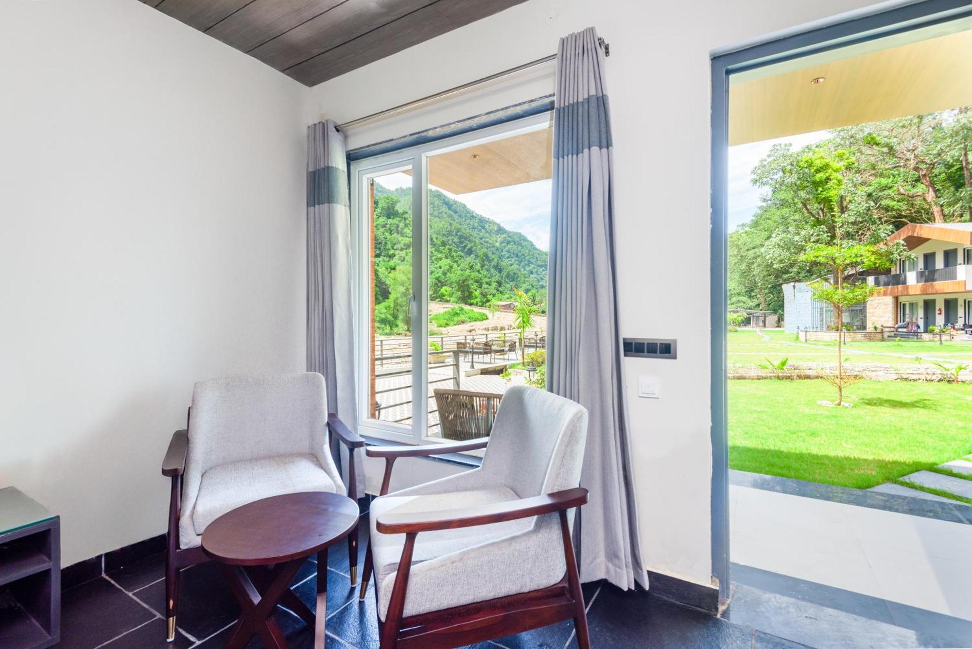 Dls Divine River Resort And Spa, Rishīkesh Dış mekan fotoğraf
